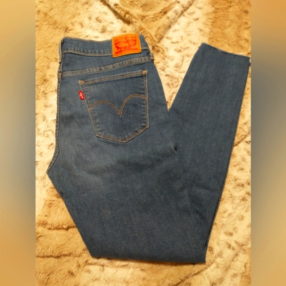 Levis Denim 710 Super Skinny Distressed
